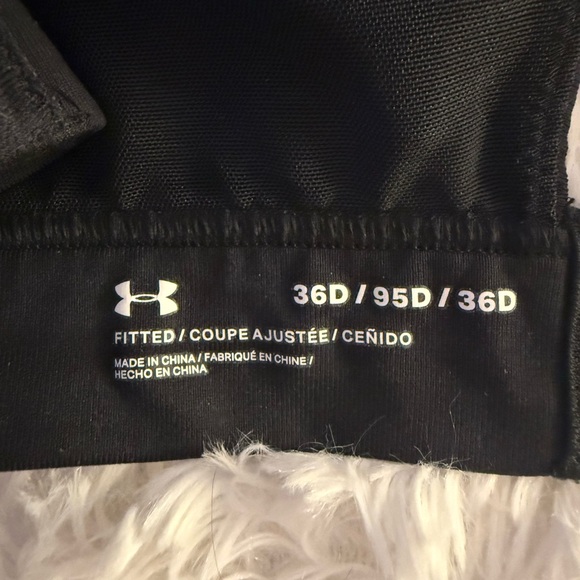 Under Armour Black Sports Bra with Sturdy Stretch Fabric - Picture 4 of 5